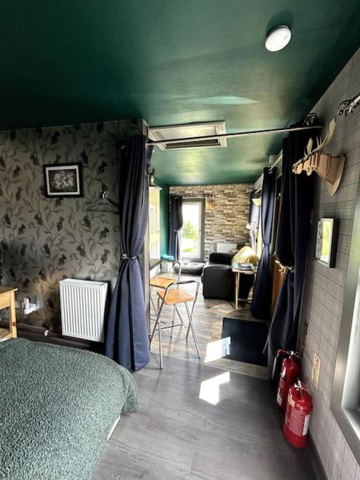 The Potter'S Rest, A Cosy Wee Cabin In The Highlands Watten Exterior foto